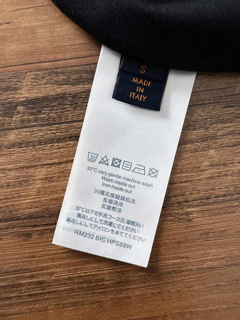Louis Vuitton T-Shirts Compact 137249