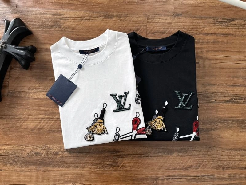 Fashionable Louis Vuitton T-Shirts 137242