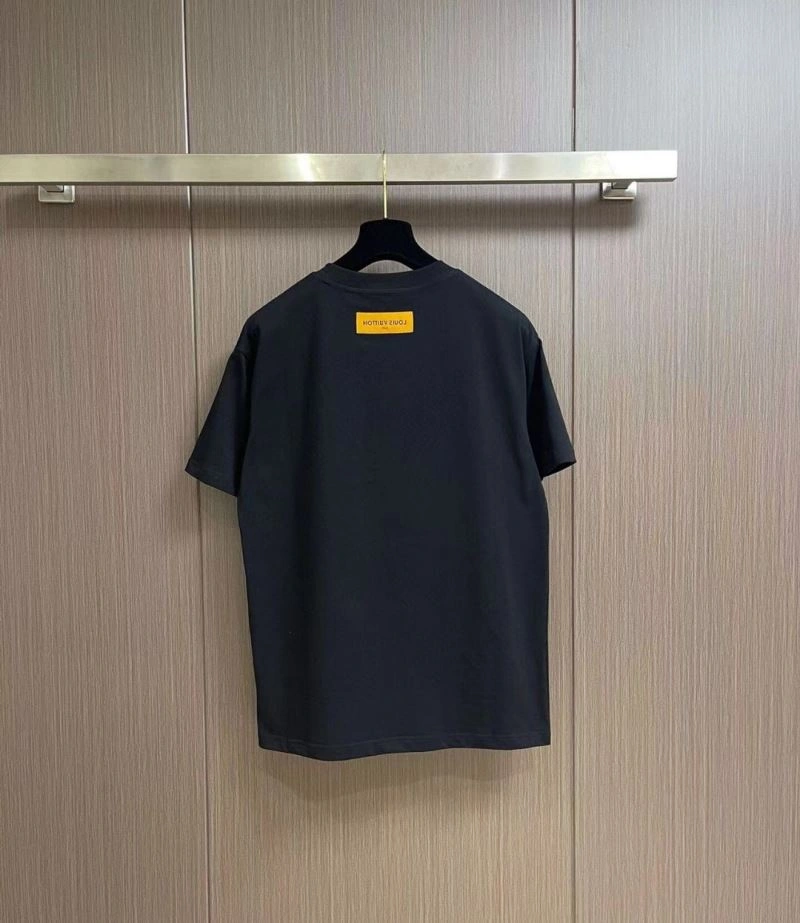 Louis Vuitton T-Shirts Lightweight 137243