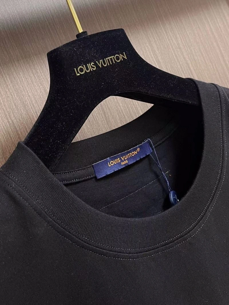 Louis Vuitton T-Shirts Lightweight 137243