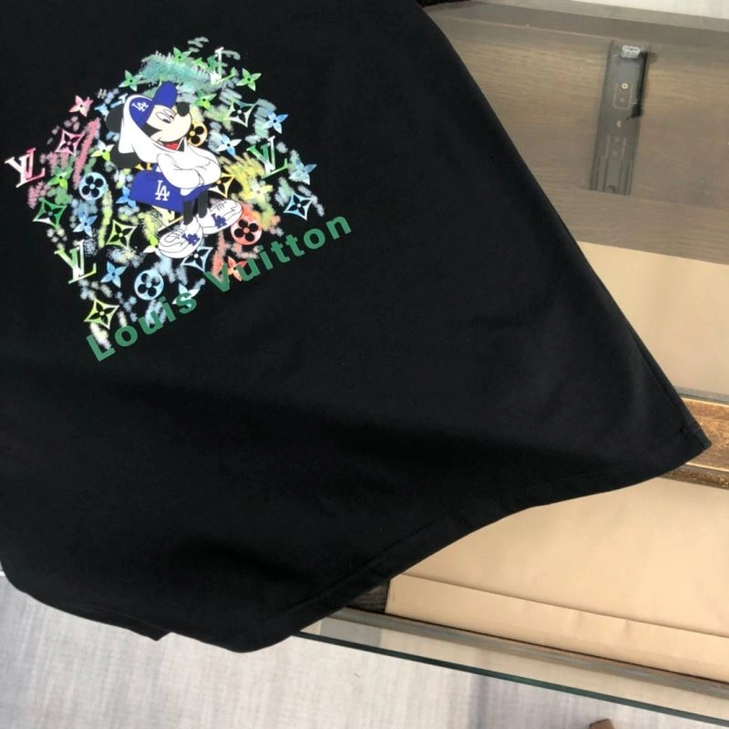 Louis Vuitton T-Shirts Resilient 137255