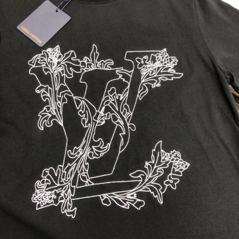 Trendsetting Louis Vuitton T-Shirts 137236