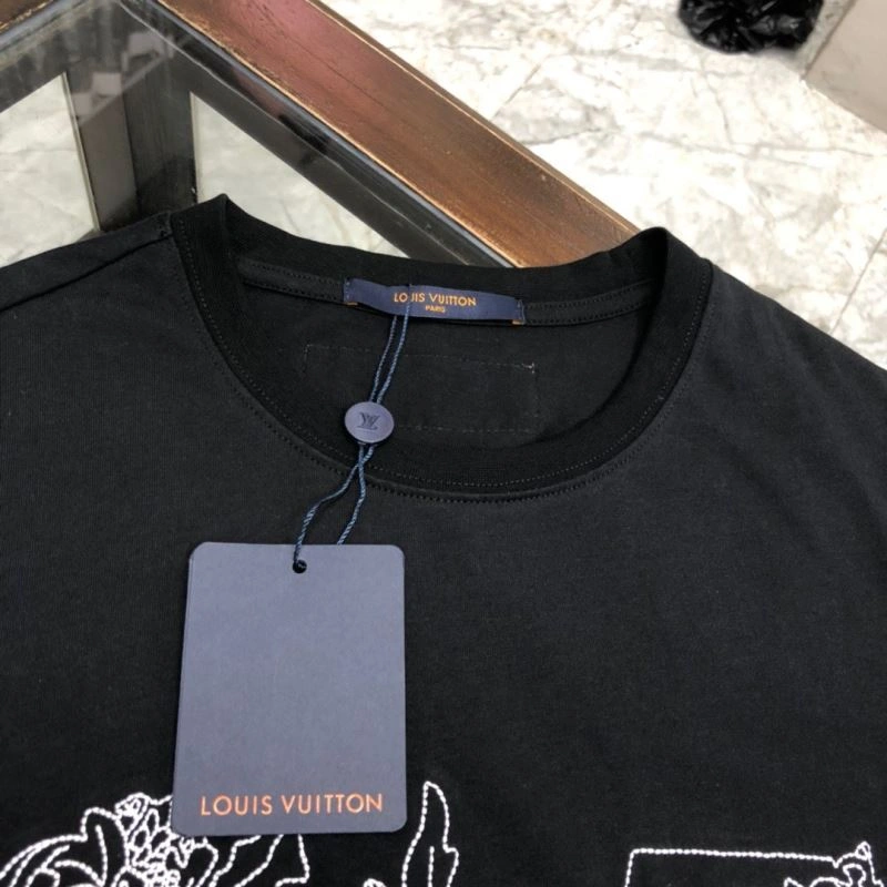Trendsetting Louis Vuitton T-Shirts 137236