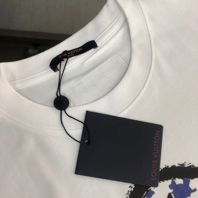ComfortFit Louis Vuitton T-Shirts 137224
