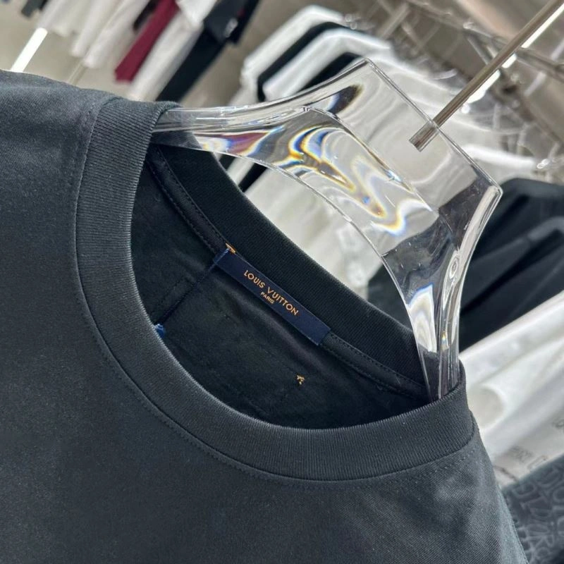 WrinkleFree Louis Vuitton T-Shirts 137229