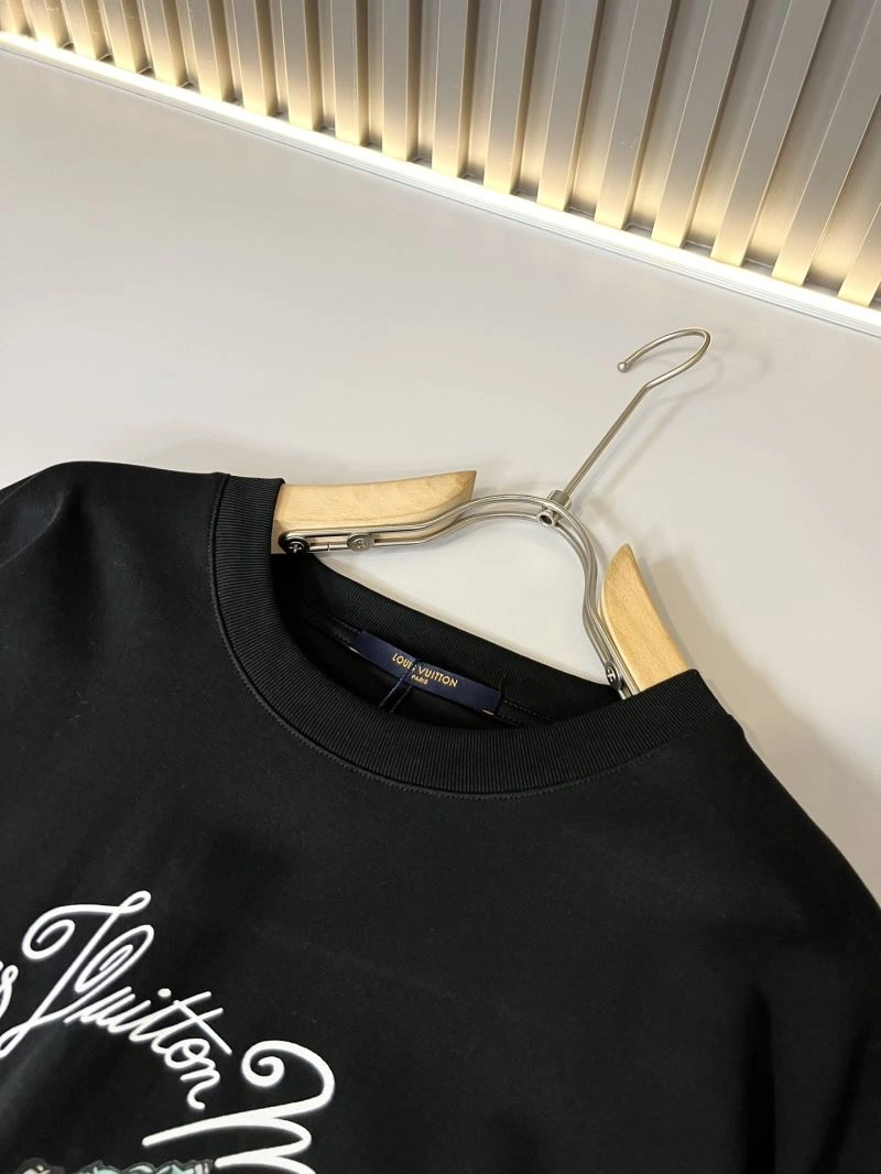 Stylish Louis Vuitton T-Shirts 137222