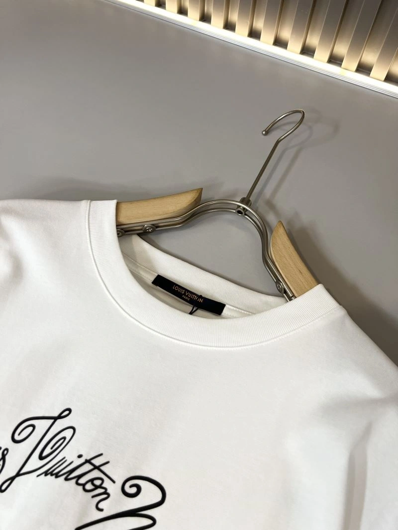 Sustainable Louis Vuitton T-Shirts 137221