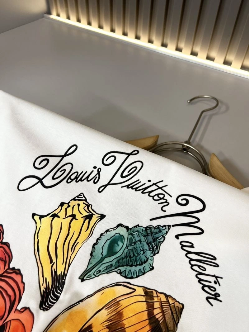 Sustainable Louis Vuitton T-Shirts 137221