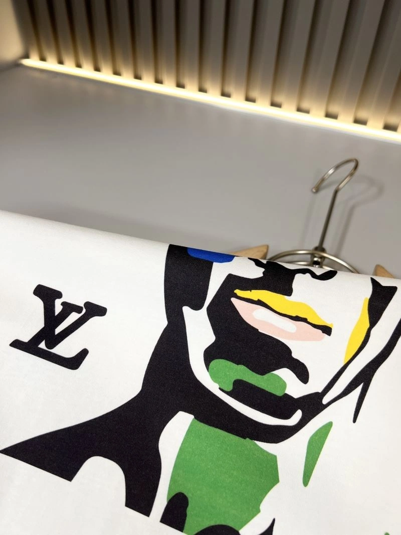 Louis Vuitton T-Shirts Refined 137223