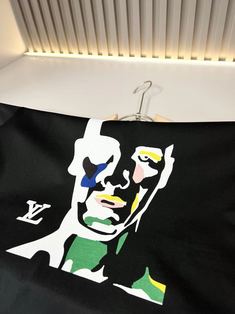 Louis Vuitton T-Shirts Unisex 137219