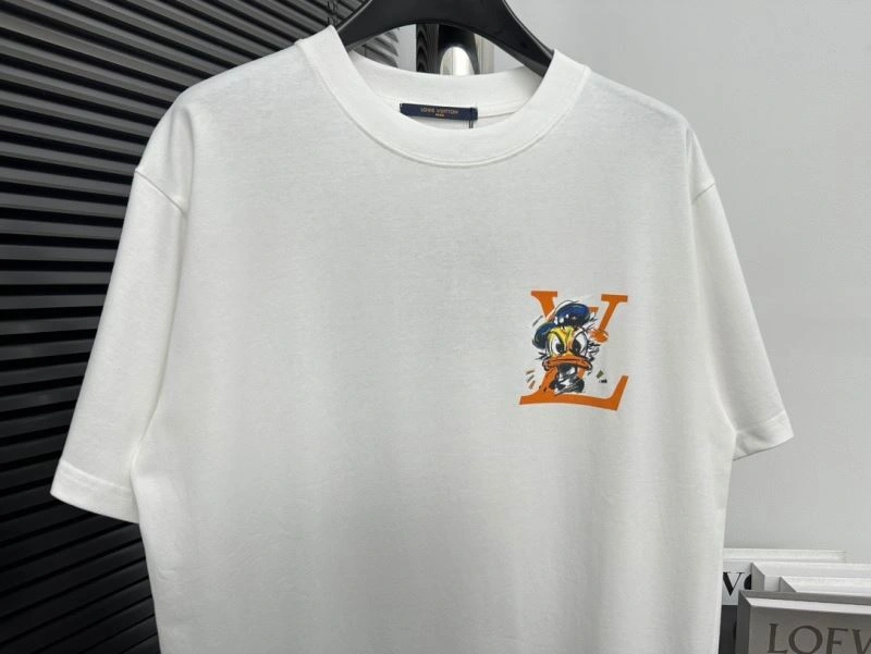 Contemporary Louis Vuitton T-Shirts 137202