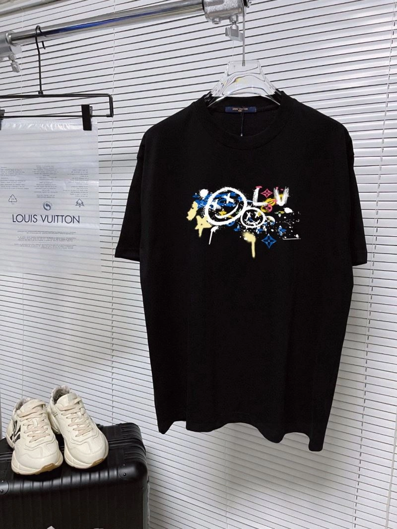 Louis Vuitton T-Shirts Versatile 137196