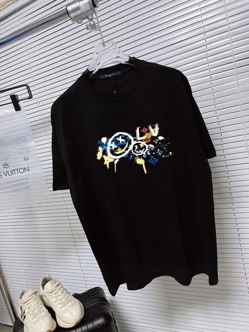 Louis Vuitton T-Shirts Versatile 137196