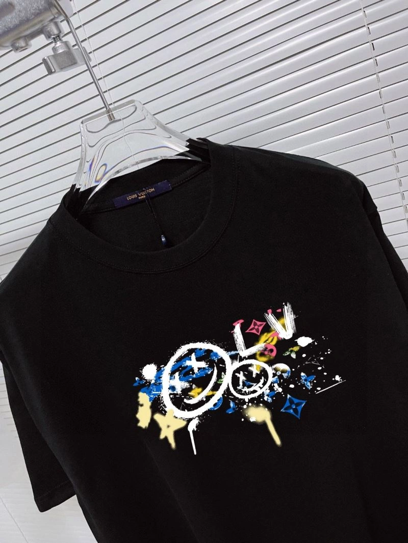 Louis Vuitton T-Shirts Versatile 137196
