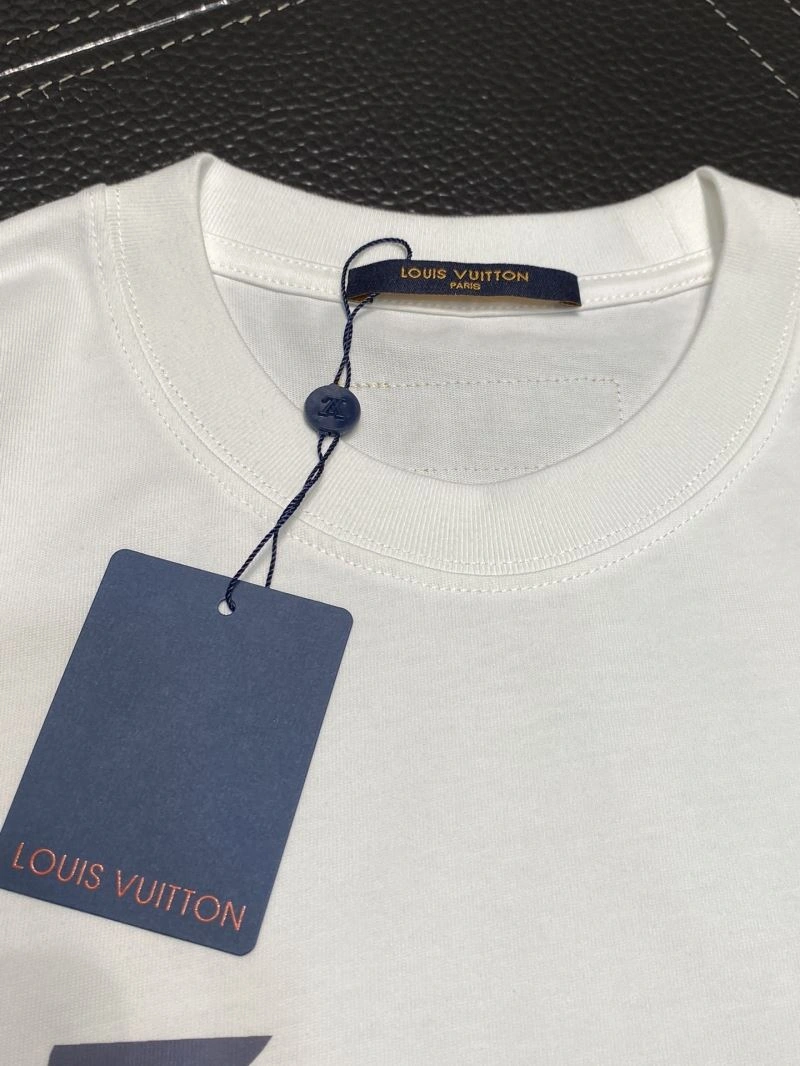 Practical Louis Vuitton T-Shirts 137200