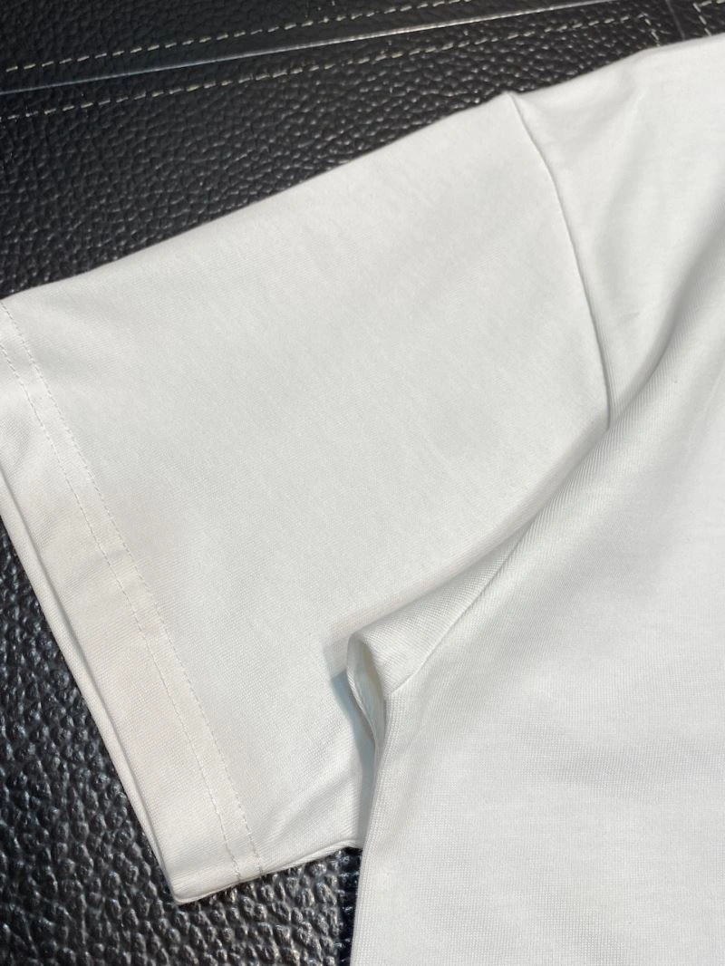 Practical Louis Vuitton T-Shirts 137200