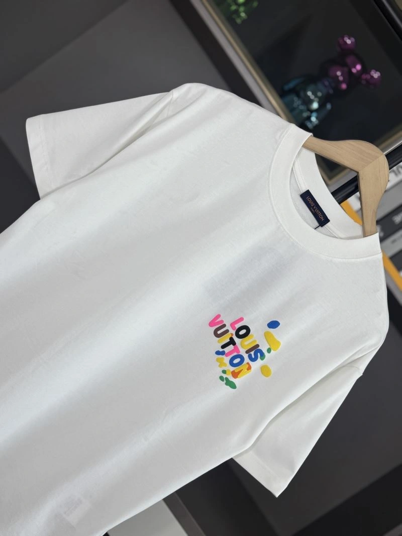 Sleek Louis Vuitton T-Shirts 137215