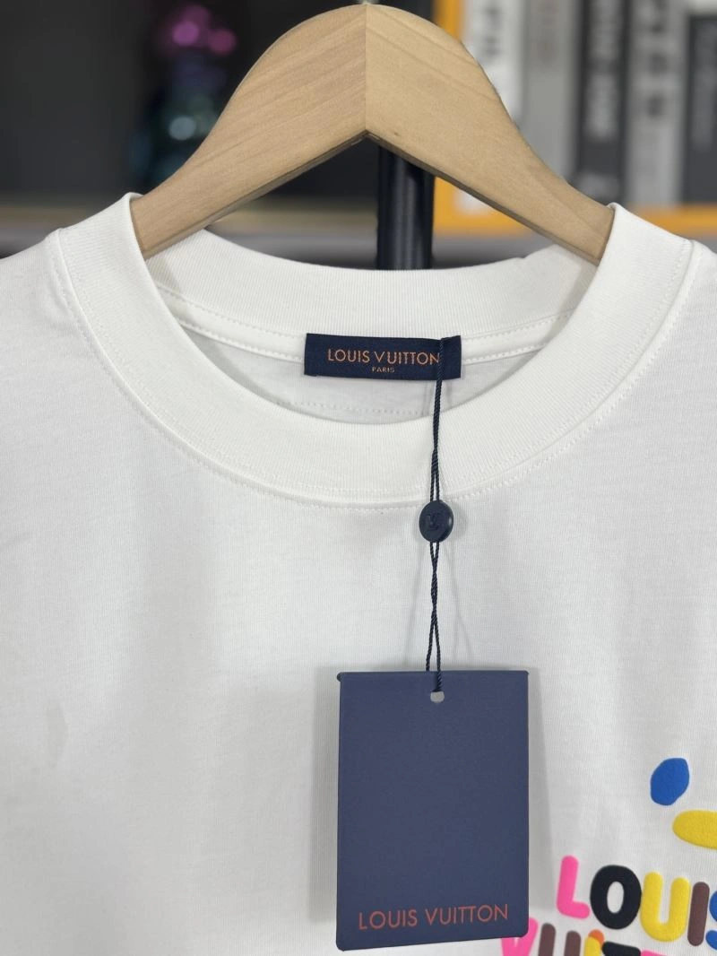 Sleek Louis Vuitton T-Shirts 137215