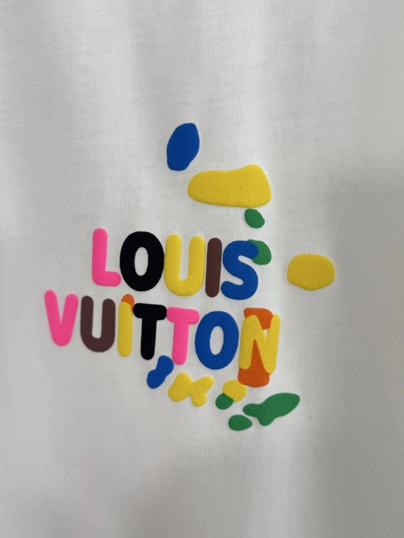 Sleek Louis Vuitton T-Shirts 137215