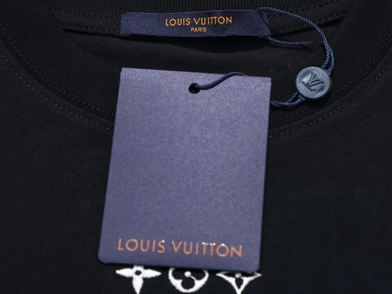 Chic Louis Vuitton T-Shirts 137191