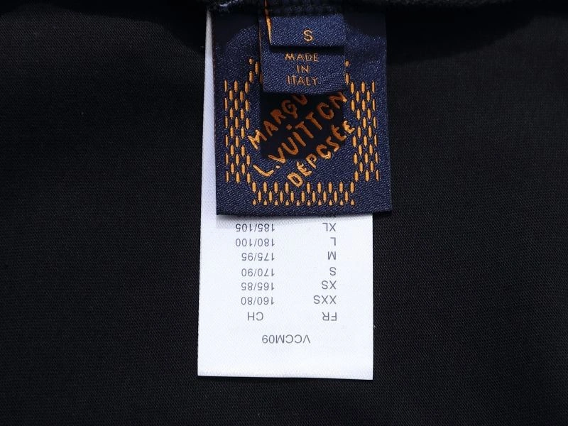 Chic Louis Vuitton T-Shirts 137191