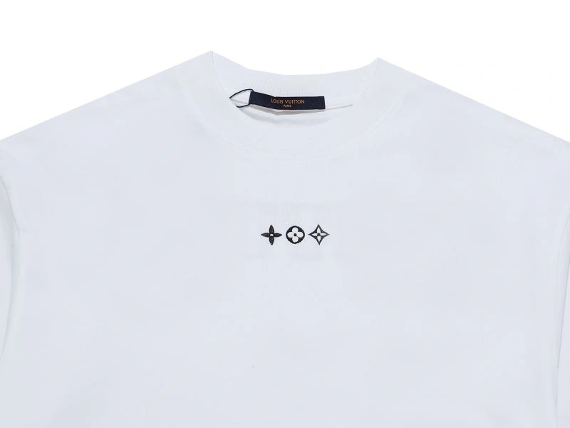 Louis Vuitton T-Shirts UrbanChic 137210