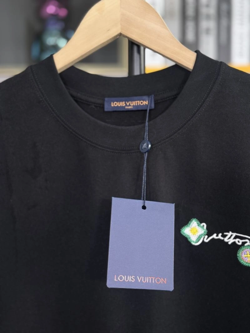 WaterResistant Louis Vuitton T-Shirts 137208