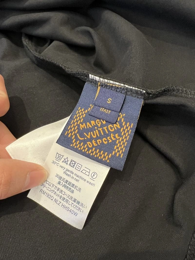 Louis Vuitton T-Shirts Unisex 137194