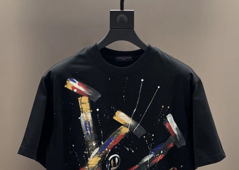 Louis Vuitton T-Shirts Vibrant 137179