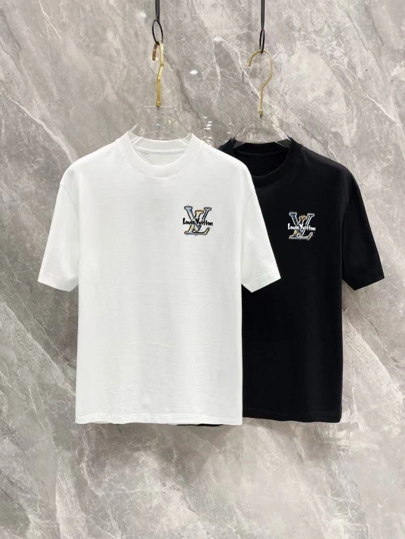 Louis Vuitton T-Shirts UrbanChic 137161