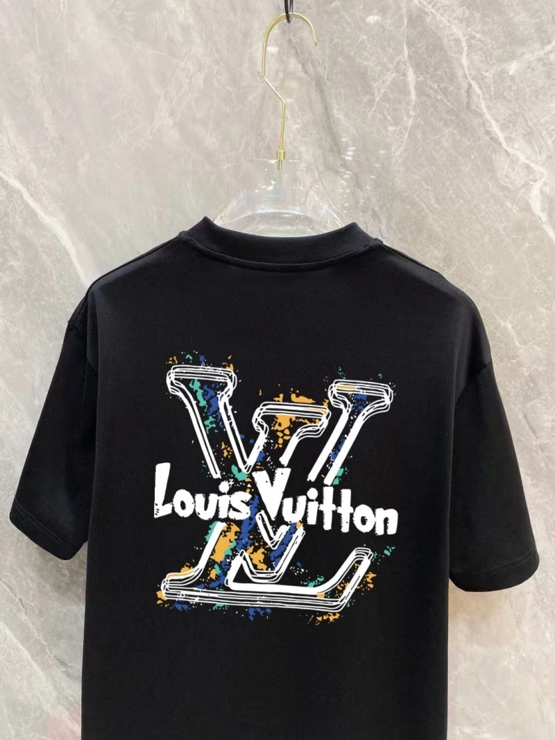 Louis Vuitton T-Shirts UrbanChic 137161