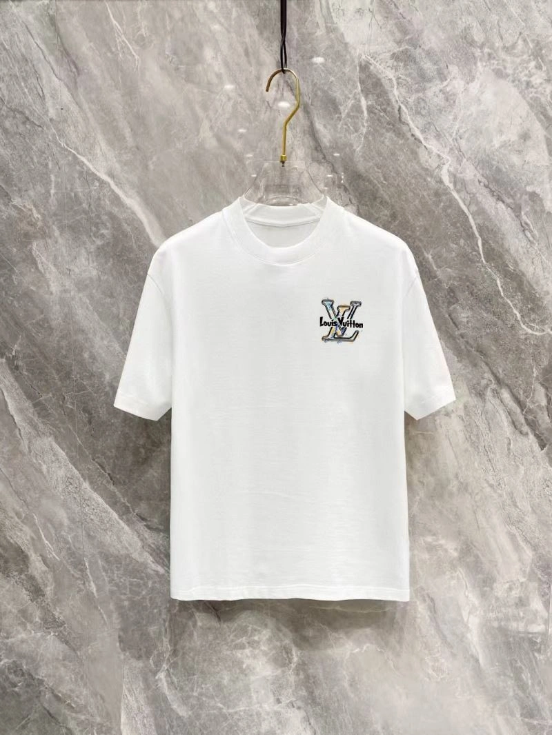 Louis Vuitton T-Shirts UrbanChic 137161