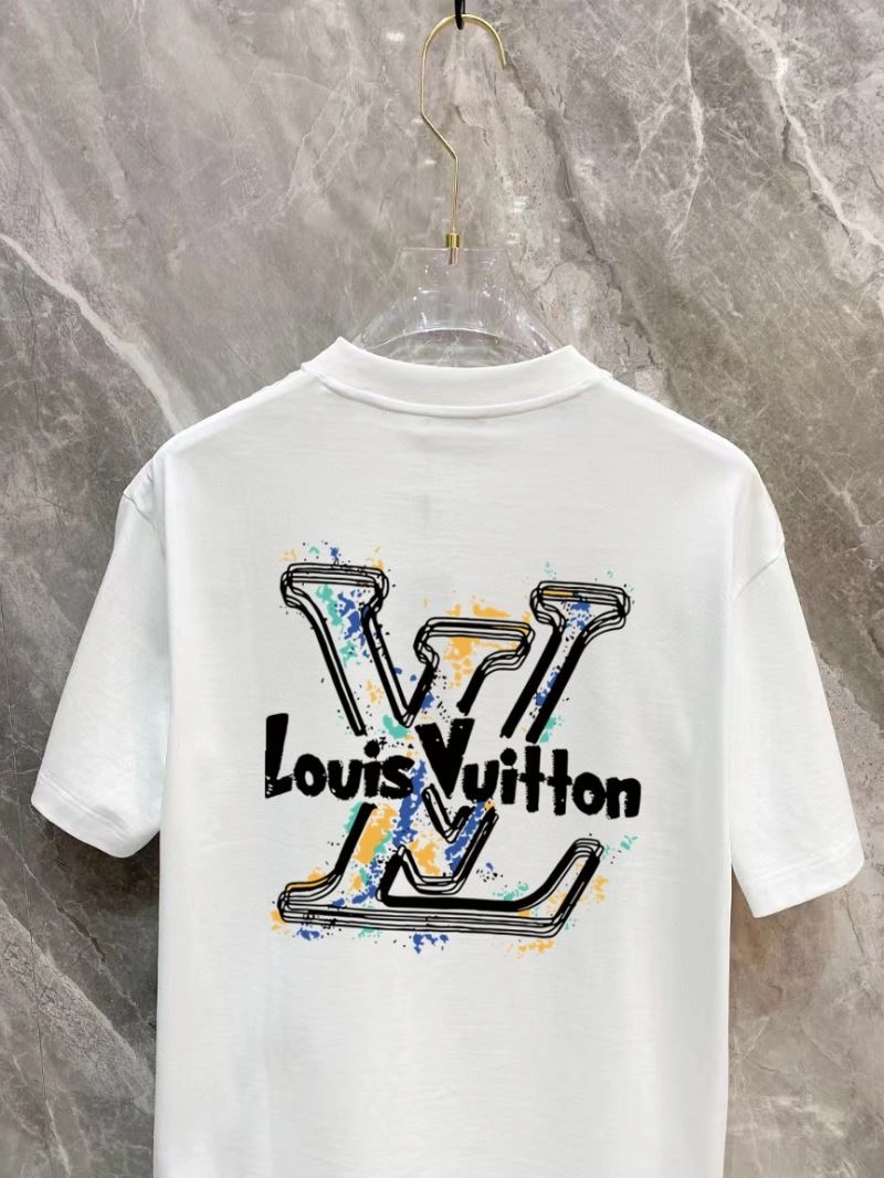 Louis Vuitton T-Shirts UrbanChic 137161