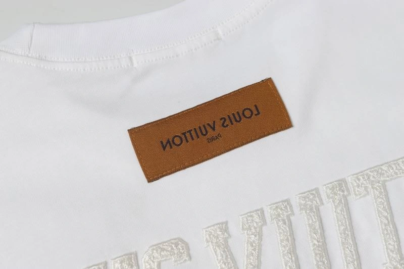 Refined Louis Vuitton T-Shirts 137158