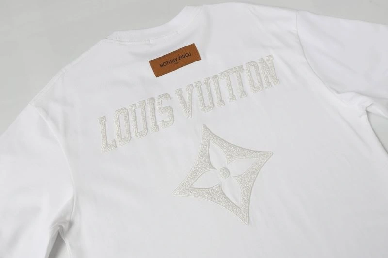 Refined Louis Vuitton T-Shirts 137158