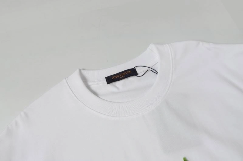 Tailored Louis Vuitton T-Shirts 137220