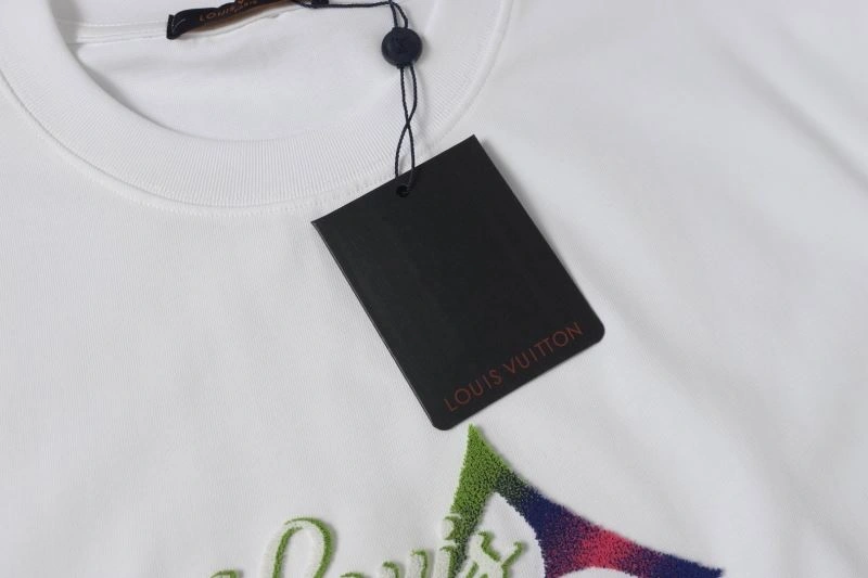 Tailored Louis Vuitton T-Shirts 137220