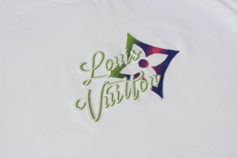 Tailored Louis Vuitton T-Shirts 137220
