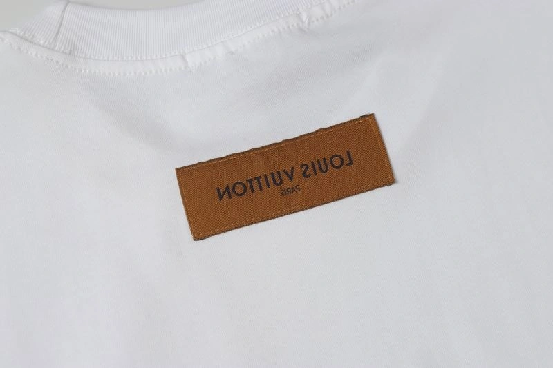 Tailored Louis Vuitton T-Shirts 137220