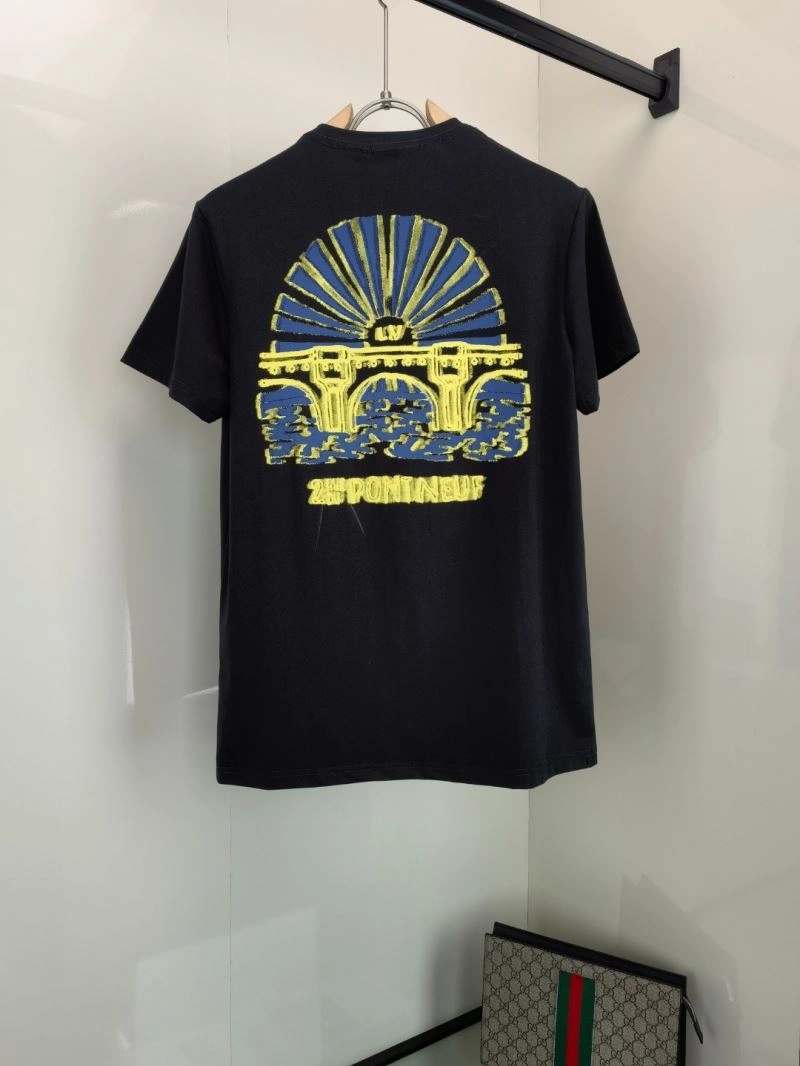 Louis Vuitton T-Shirts Comfortable 137172