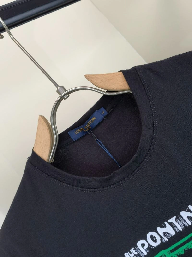 Louis Vuitton T-Shirts Comfortable 137172