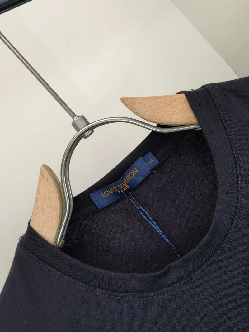 Louis Vuitton T-Shirts Comfortable 137172