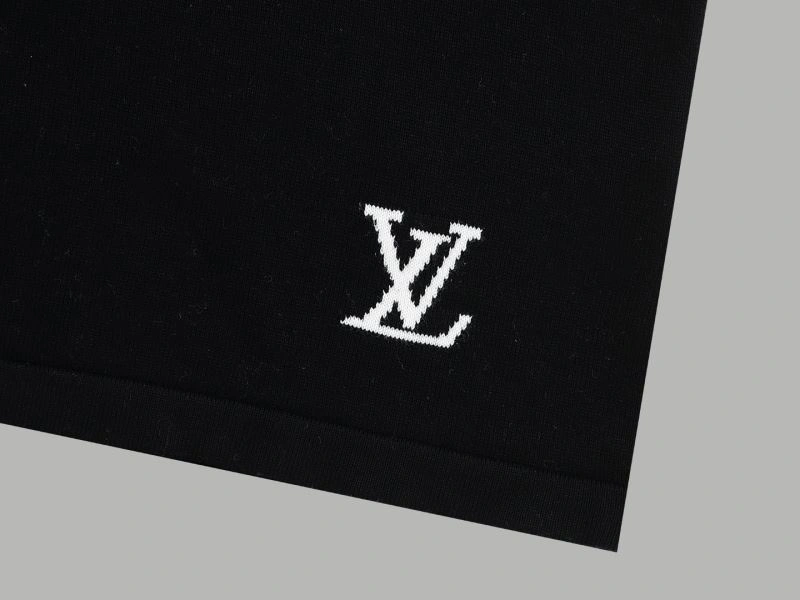 Fashionable Louis Vuitton T-Shirts 137155