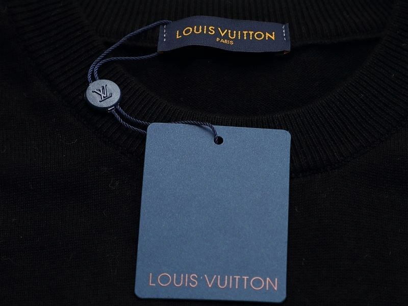 Fashionable Louis Vuitton T-Shirts 137155