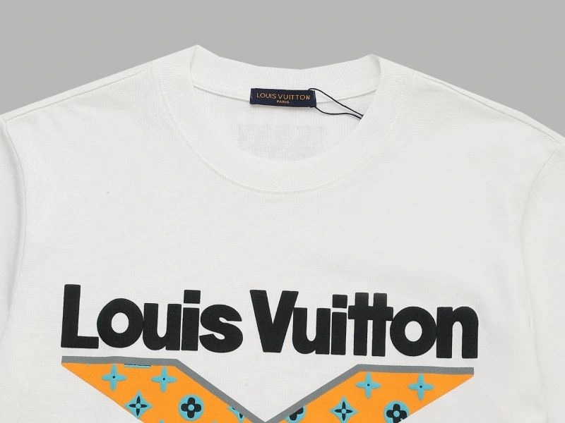 Louis Vuitton T-Shirts ModernLook 137163