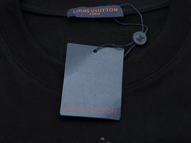 Attractive Louis Vuitton T-Shirts 137185