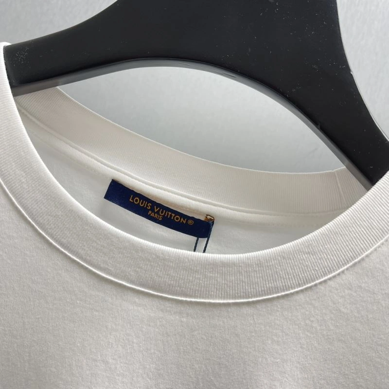 Louis Vuitton T-Shirts Flexible 137170