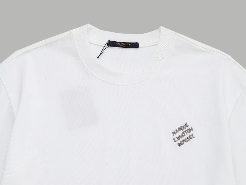 Louis Vuitton T-Shirts Breathable 137167