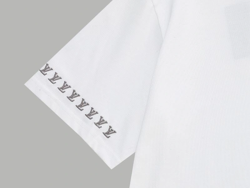 Louis Vuitton T-Shirts Breathable 137167