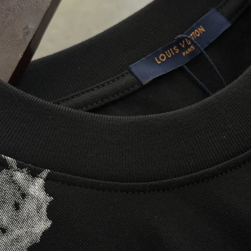 Louis Vuitton T-Shirts Classic 137147